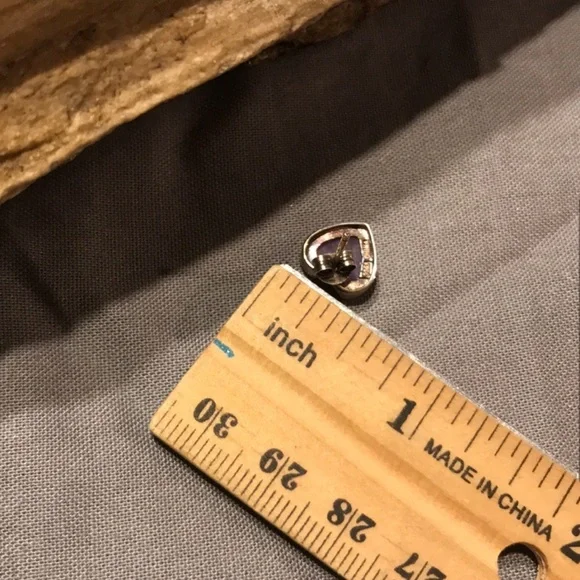 Purple Jade Heart Earrings - Picture 4 of 5